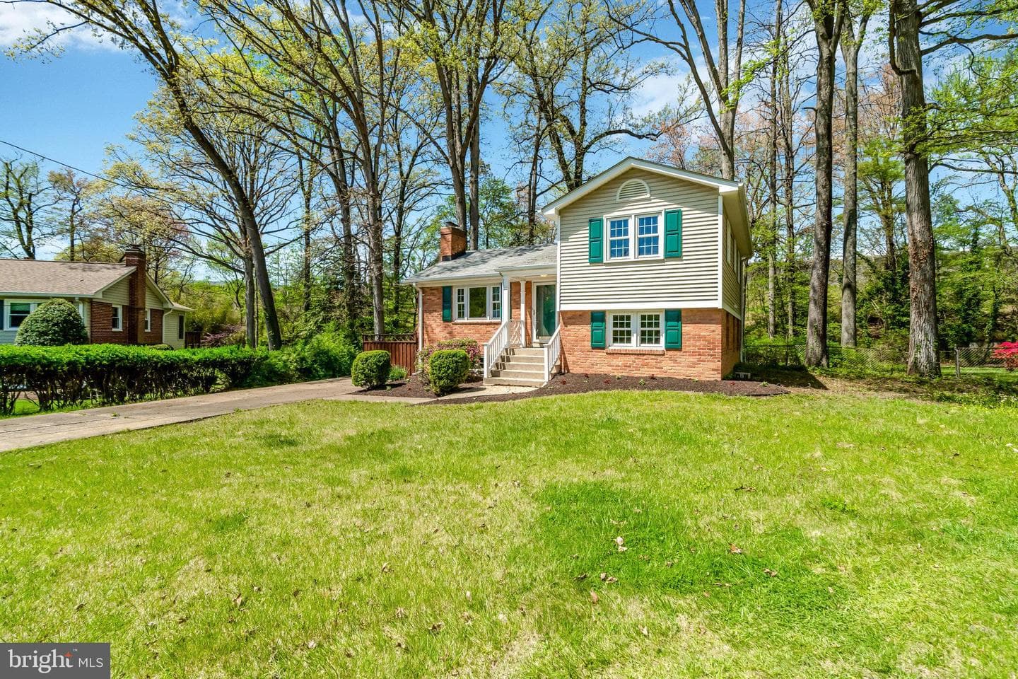 2530 Roswell Court photo 2