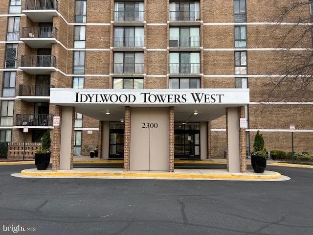 2300 Pimmit Drive #603