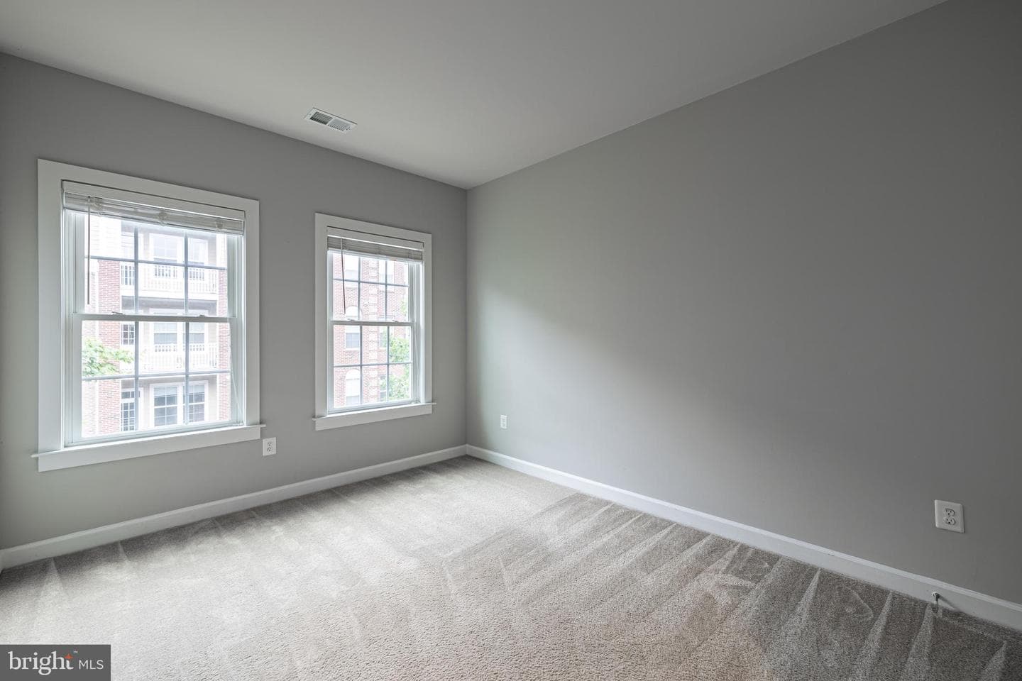 13719 Neil Armstrong Avenue photo 21