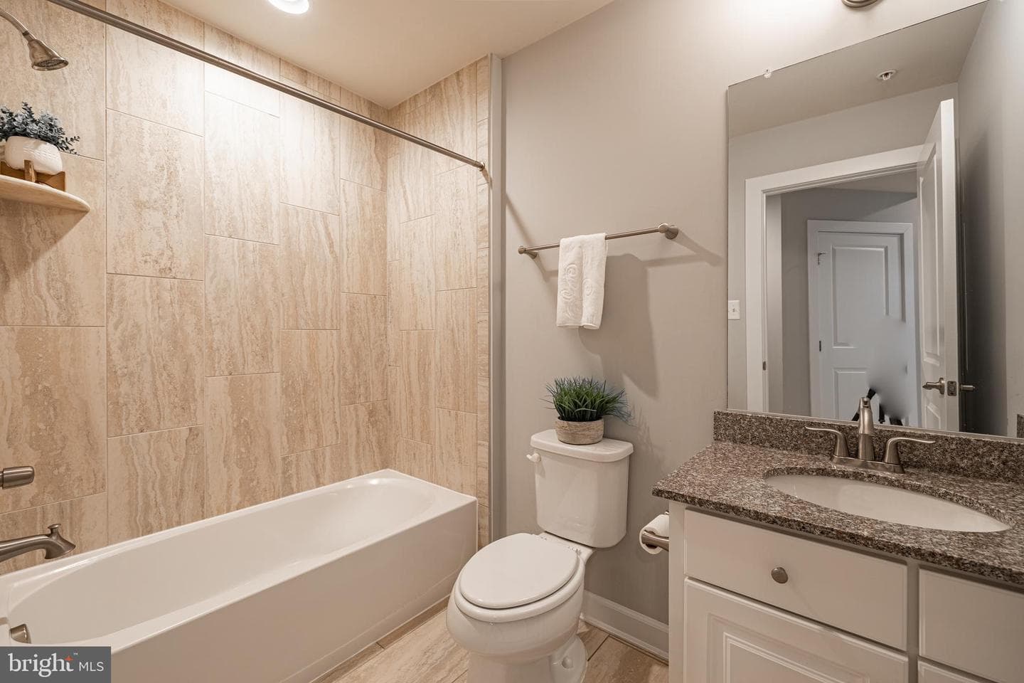 13719 Neil Armstrong Avenue photo 44
