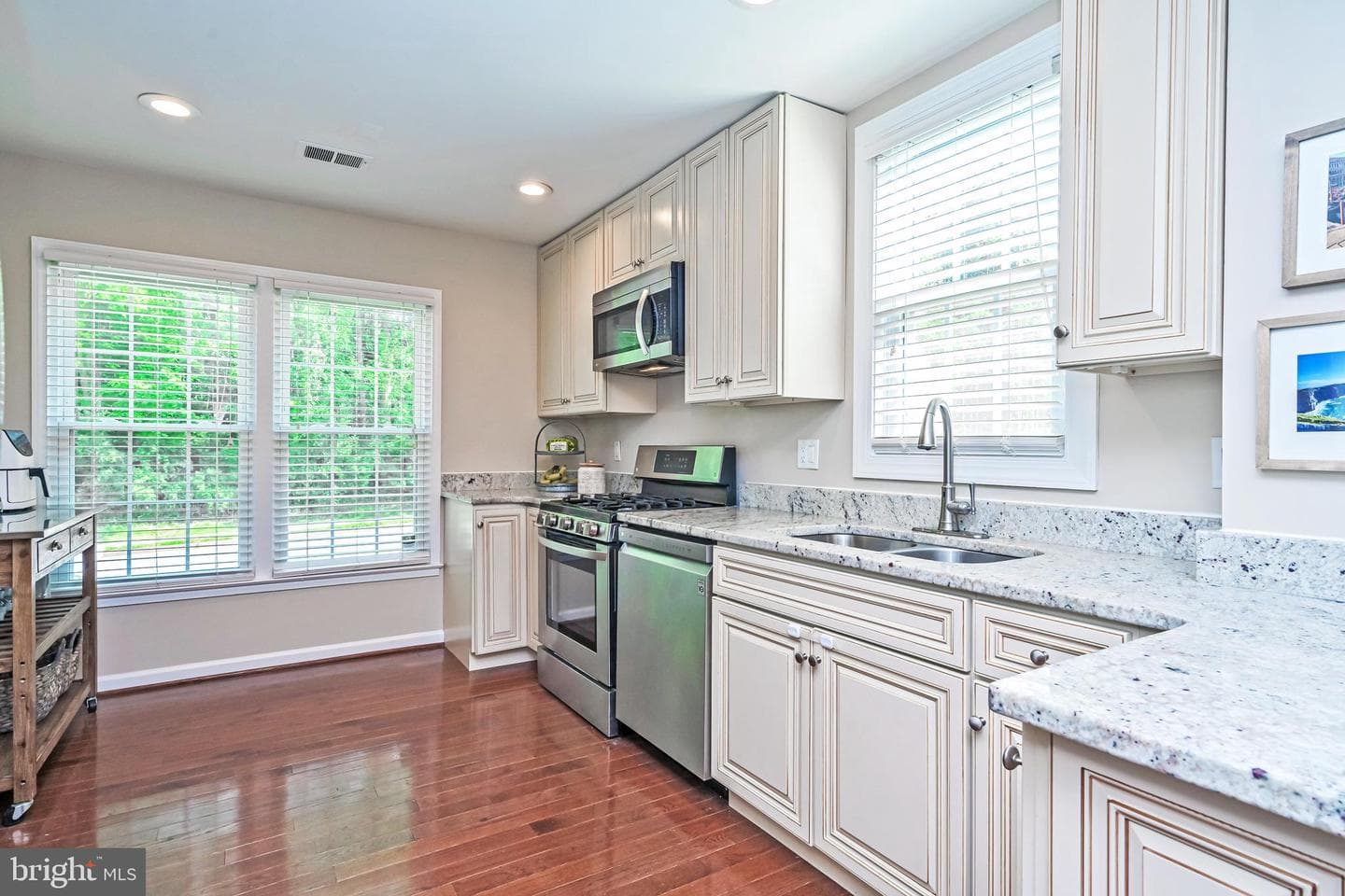 5310 Danbury Forest Drive photo 12