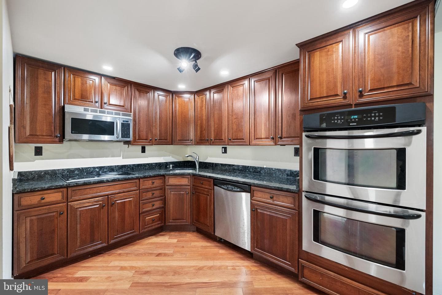 7600 Tremayne Place #103 photo 5