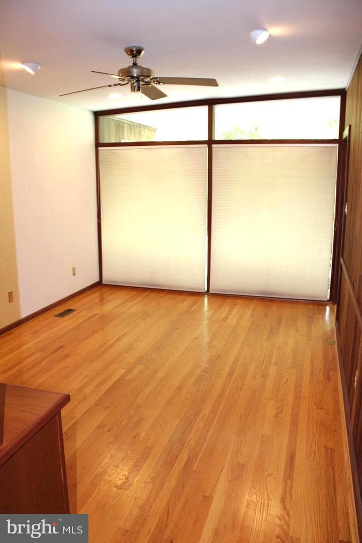 4930 Lincoln Avenue photo 18