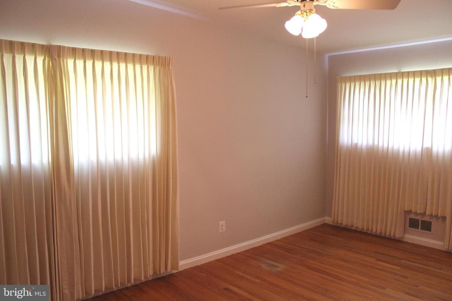 4930 Lincoln Avenue photo 23