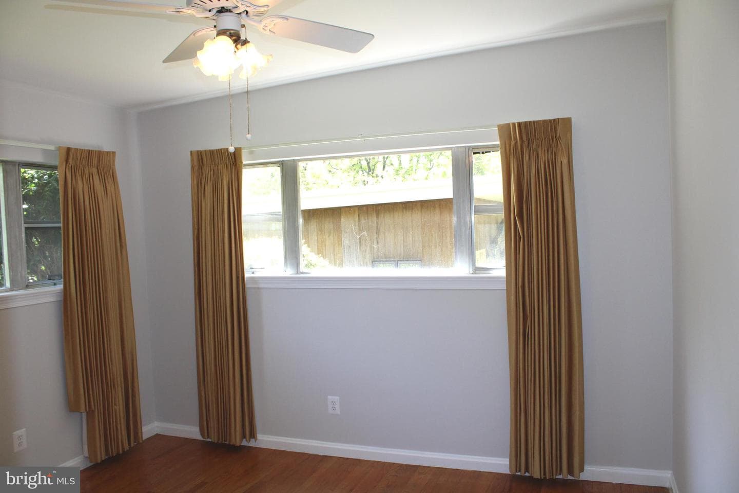 4930 Lincoln Avenue photo 33