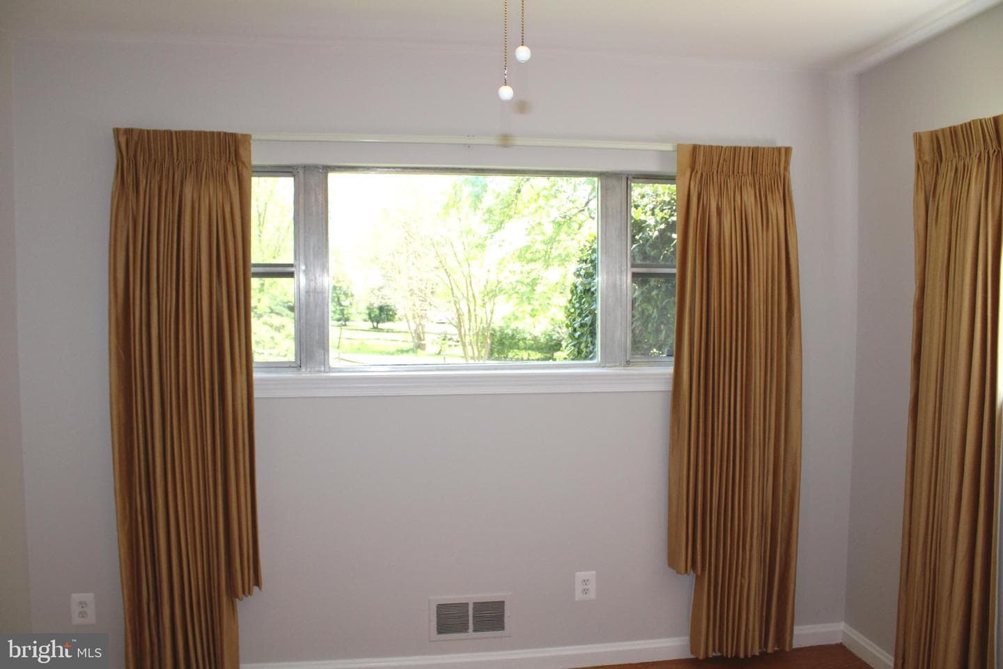 4930 Lincoln Avenue photo 34