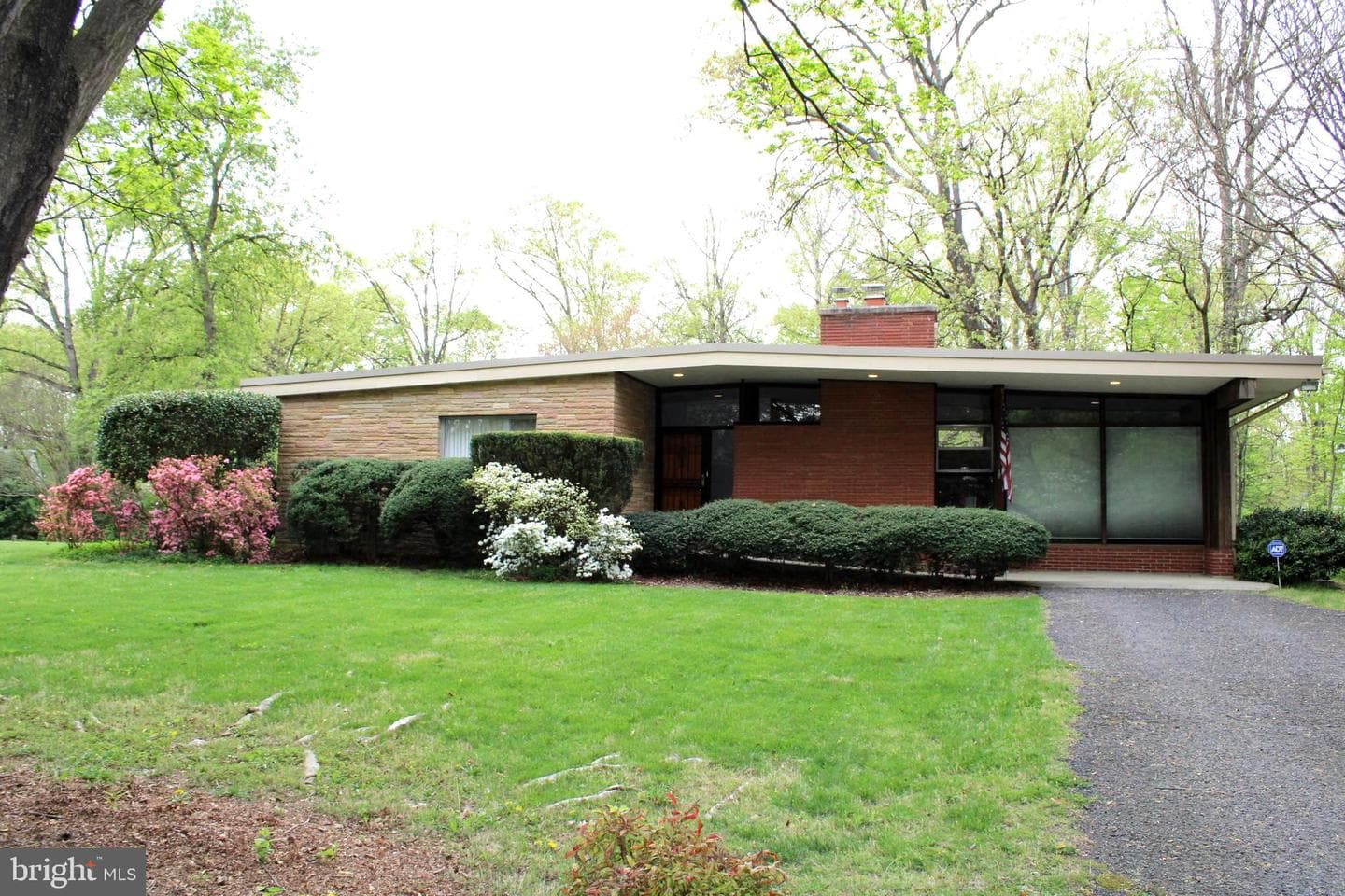 4930 Lincoln Avenue photo 4
