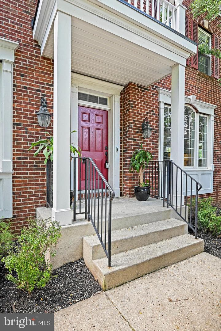 4220 Alex Court photo 2