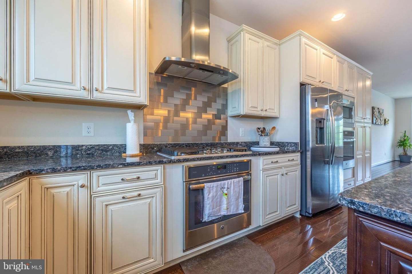 13709 Neil Armstrong Avenue photo 12