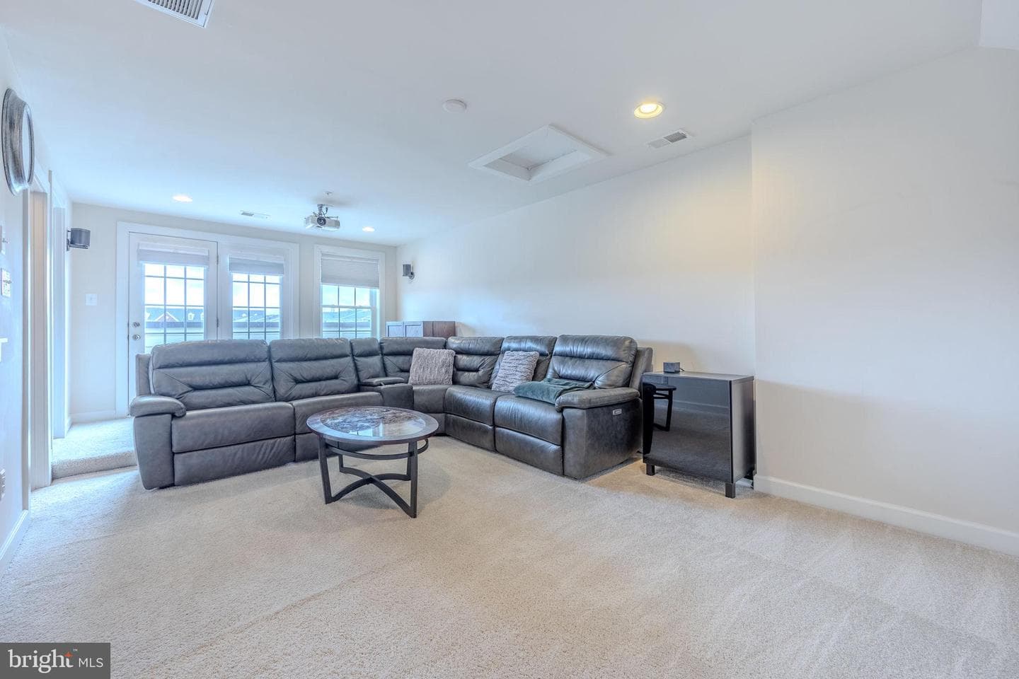 13709 Neil Armstrong Avenue photo 19