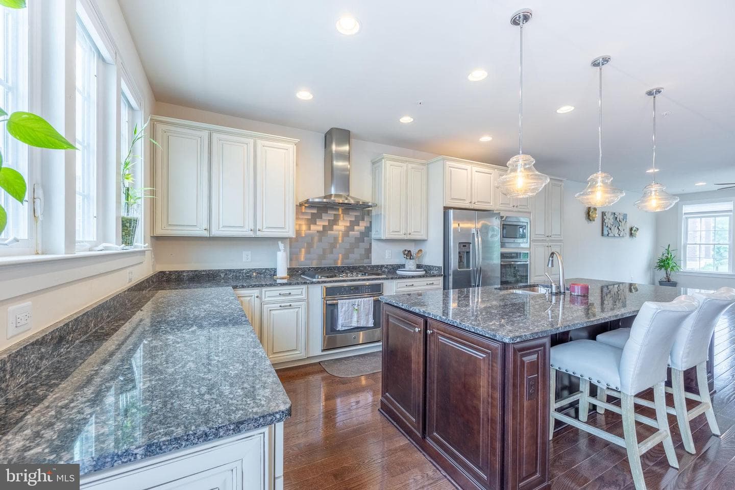 13709 Neil Armstrong Avenue photo 29