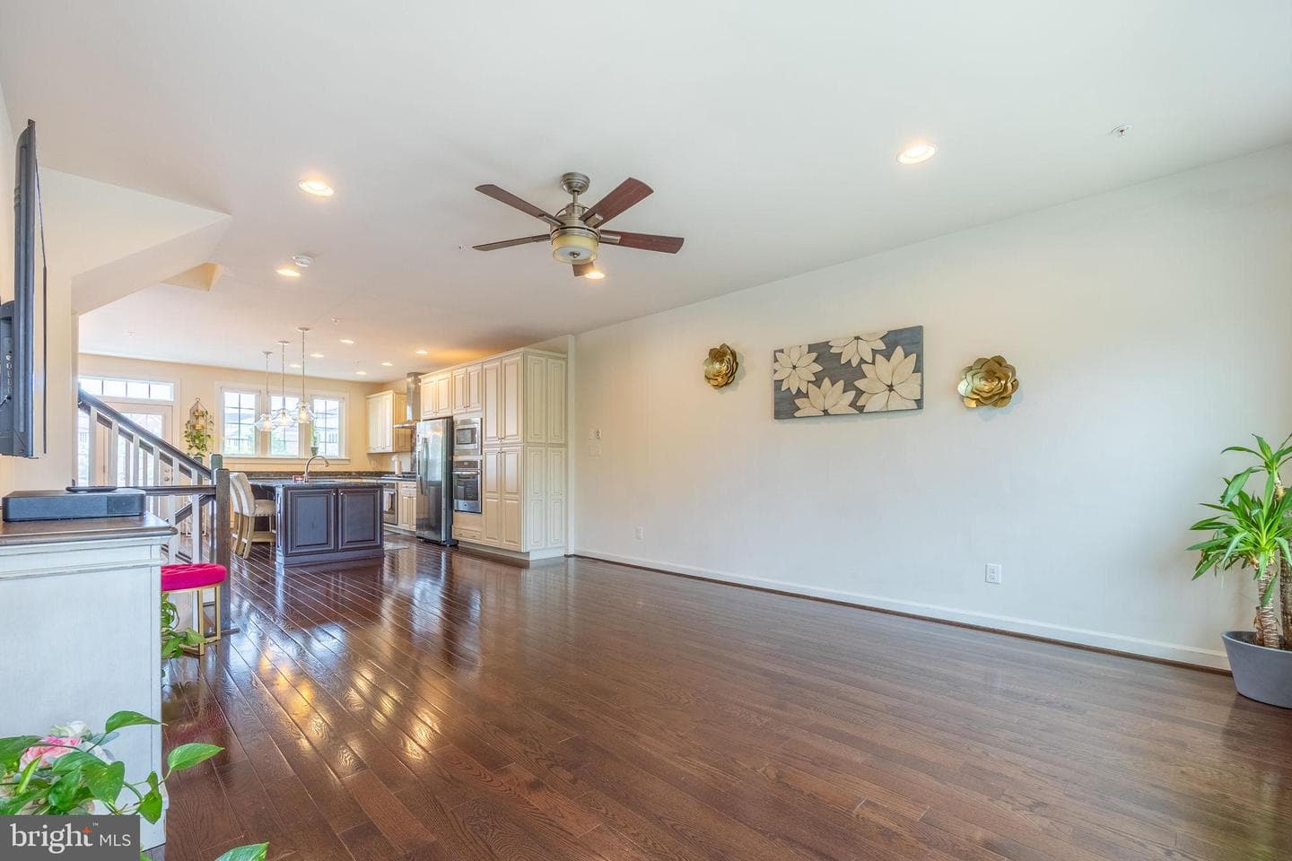 13709 Neil Armstrong Avenue photo 30