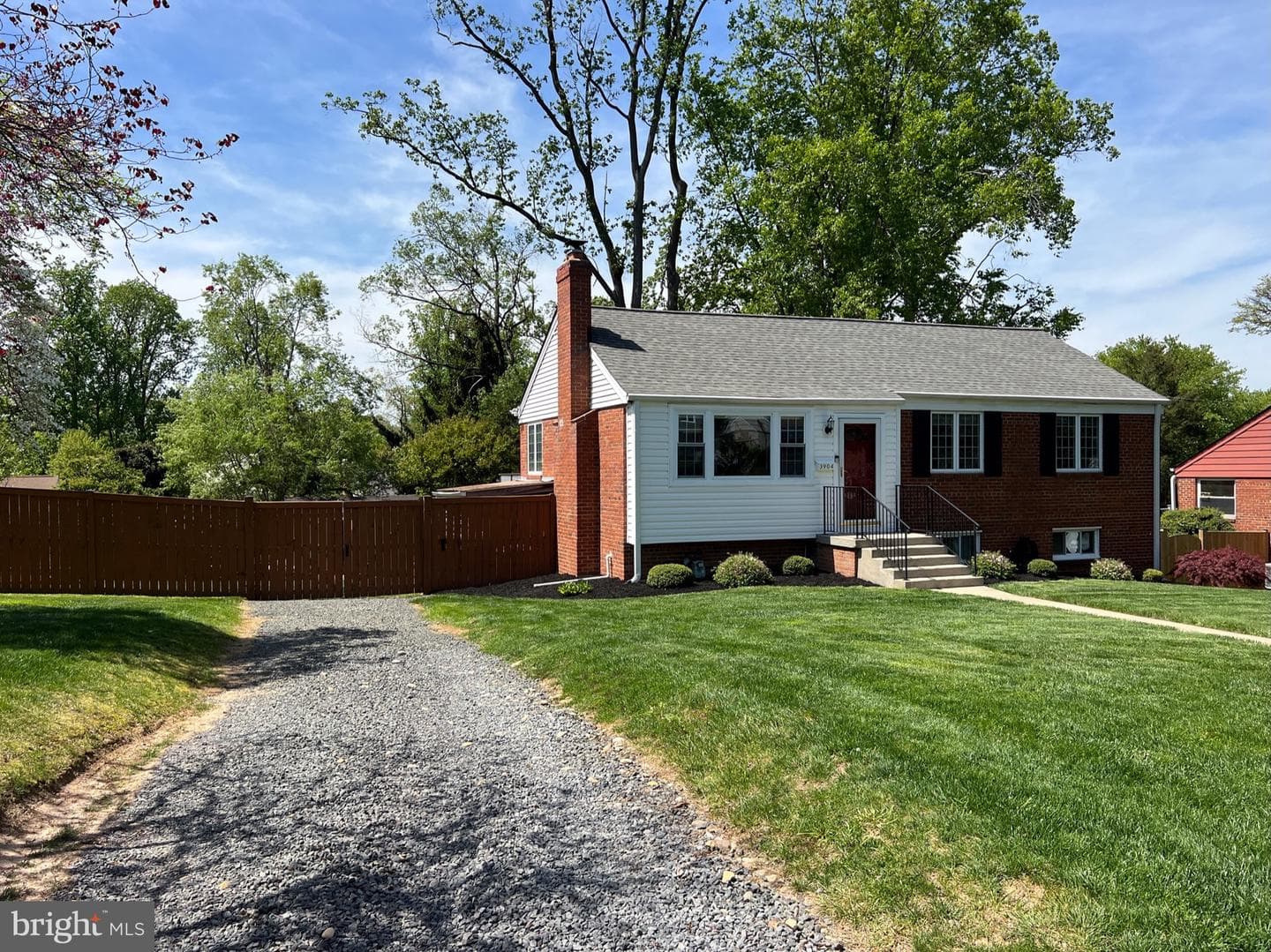3904 Brenda Lane photo 2