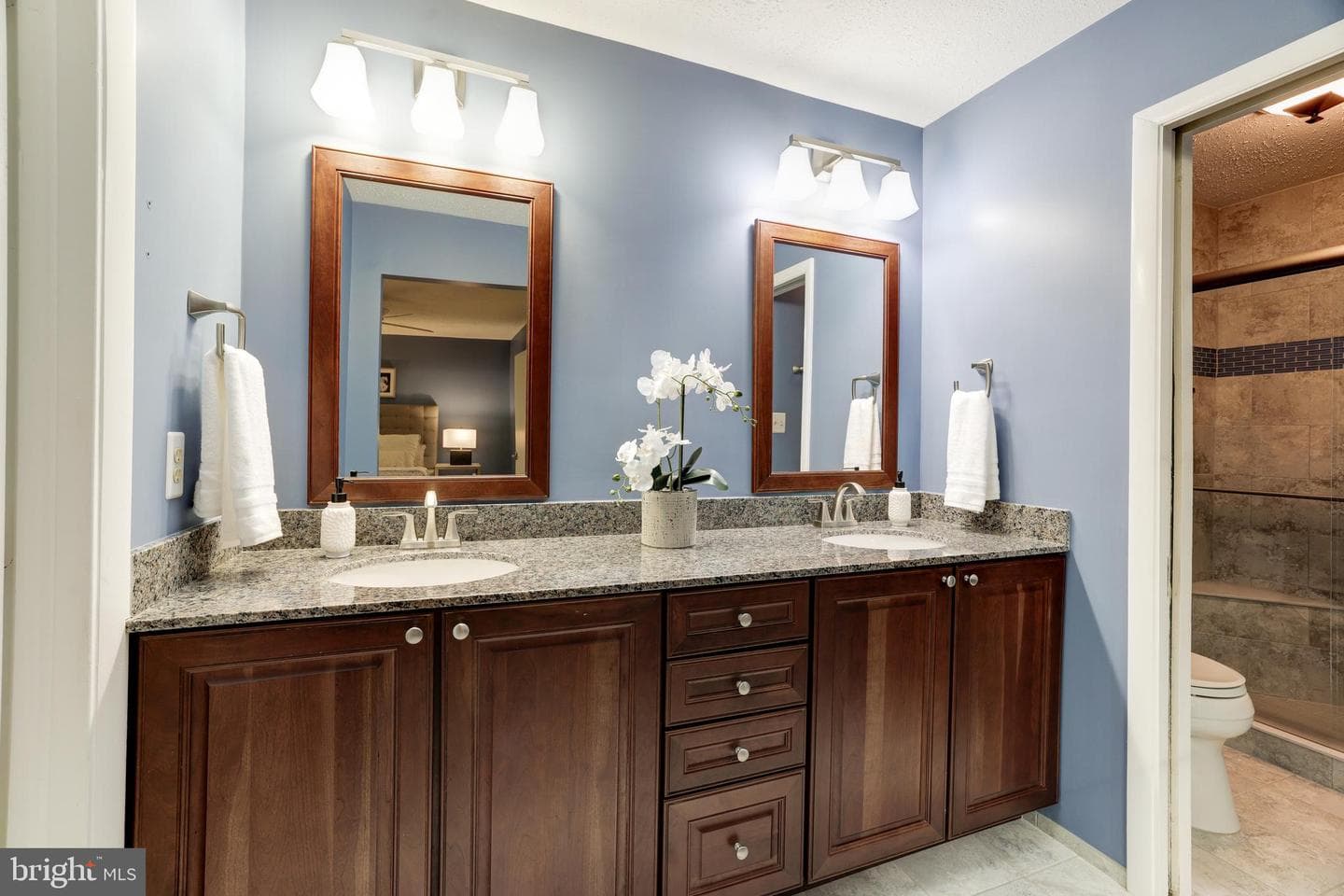 2302 Glade Bank Way photo 37