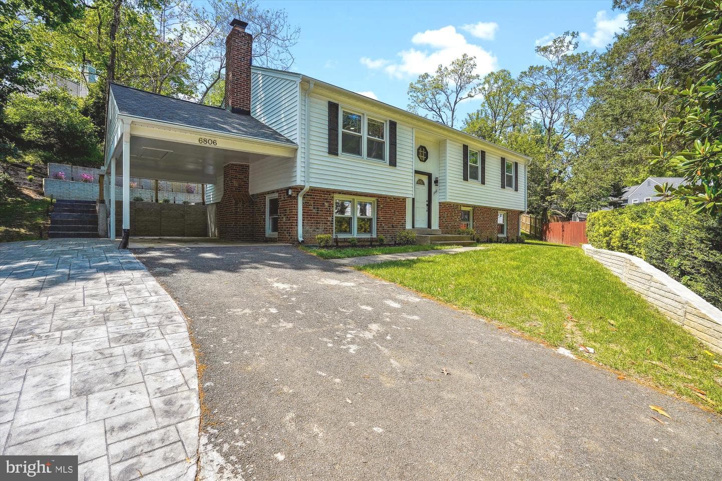 6806 Stoneybrooke Lane photo 2