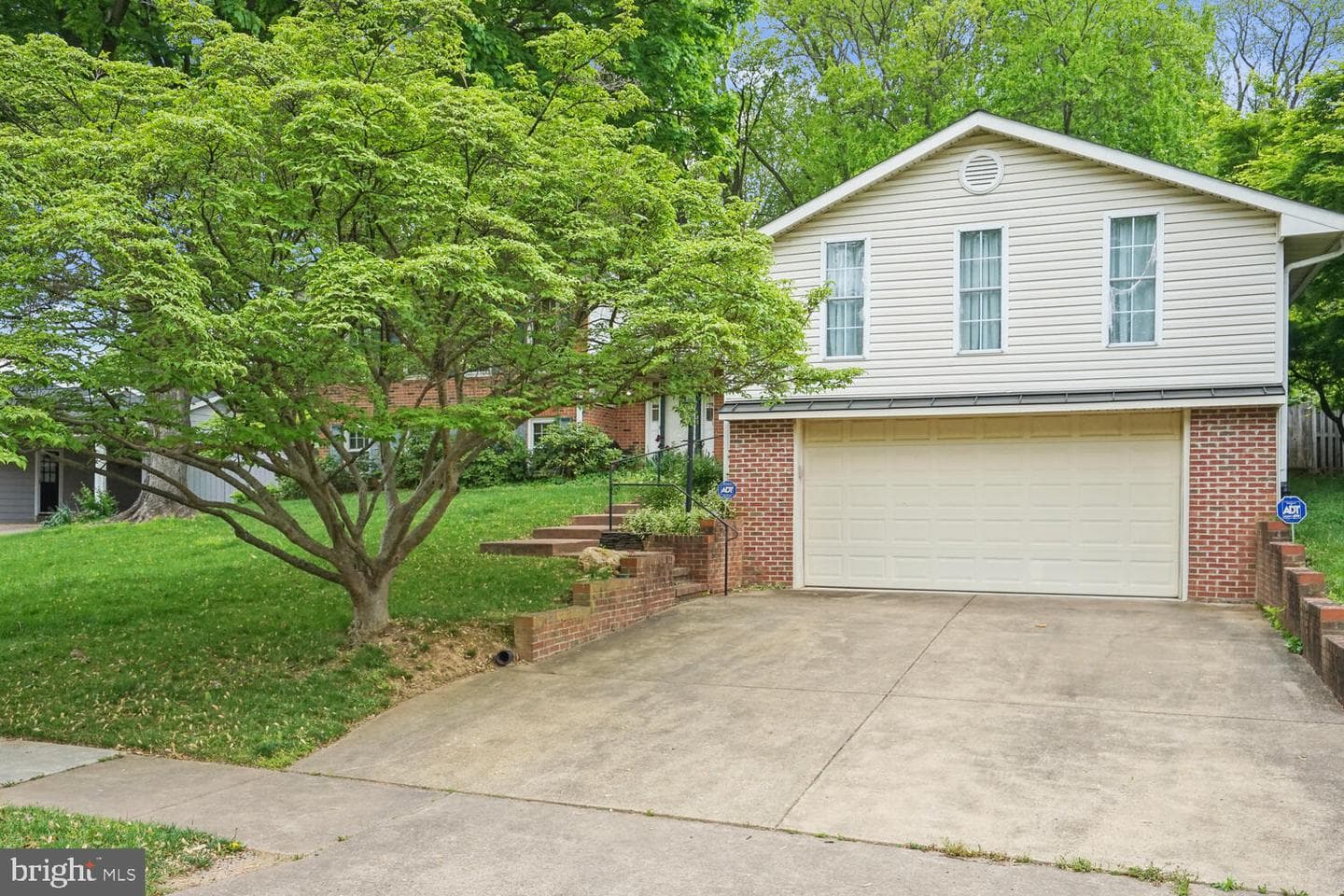 8506 Quaint Lane photo 2