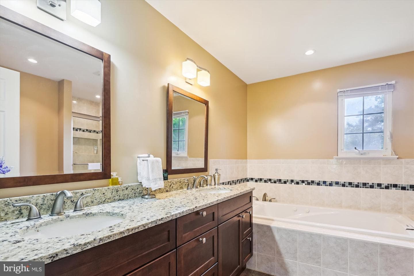 8529 Minerva Court photo 23