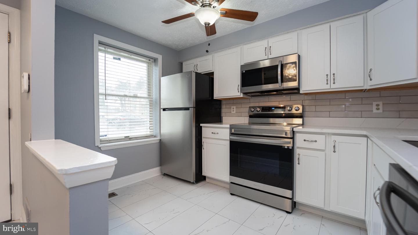 8320 Bark Tree Court photo 3