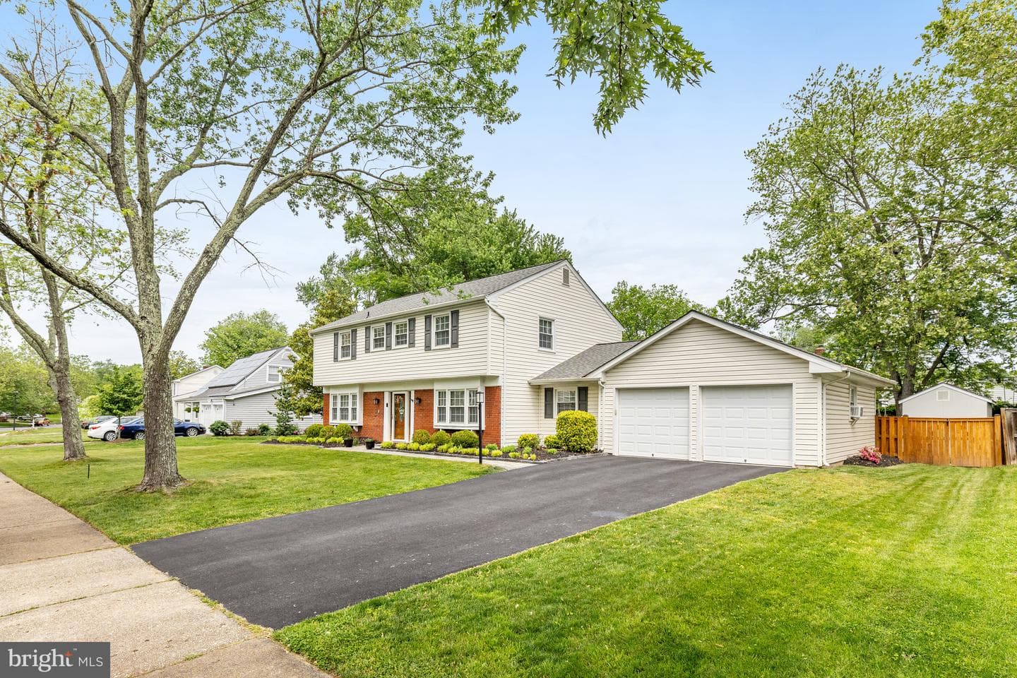 4350 Majestic Lane photo 2