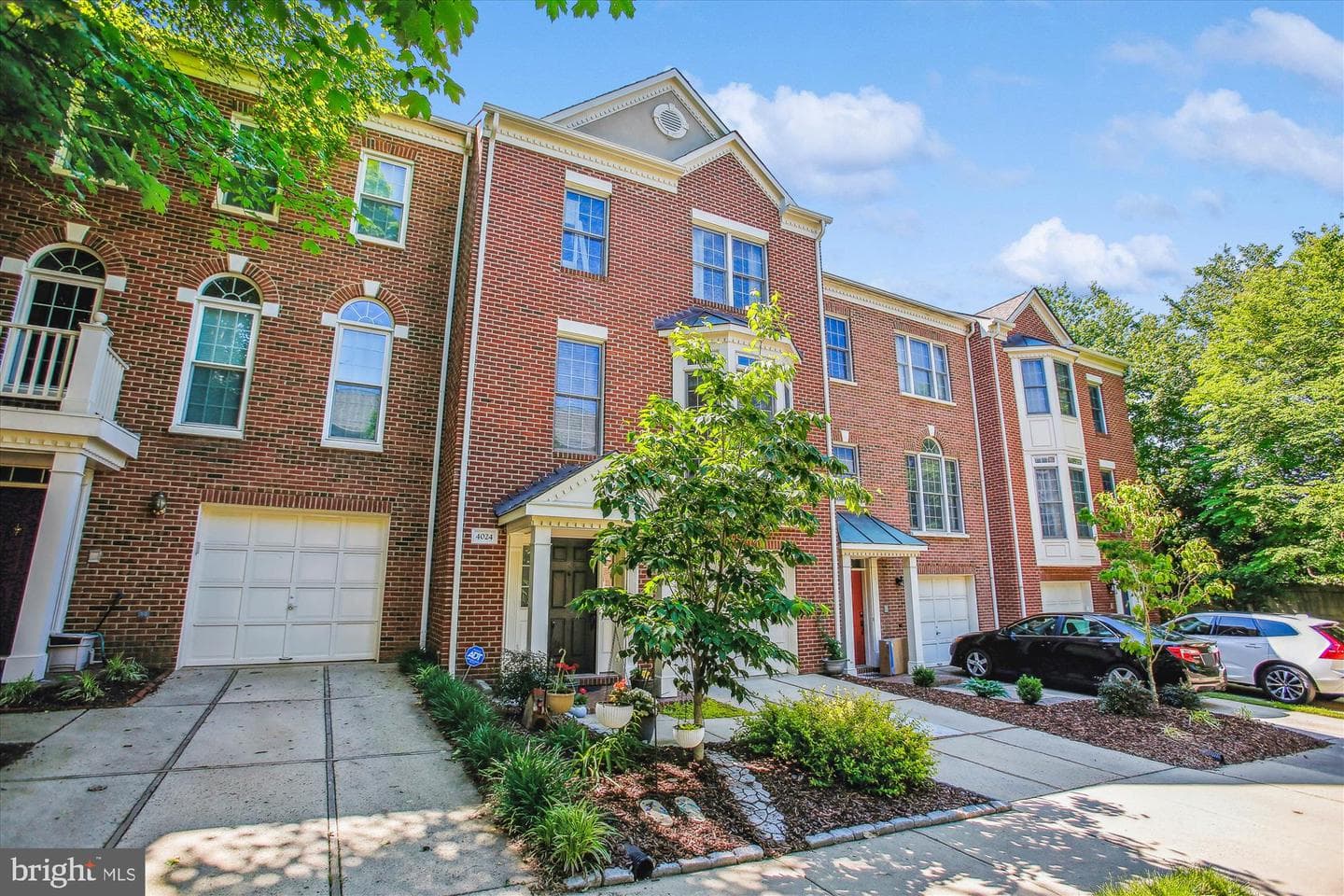 4024 Heatherstone Court photo 1