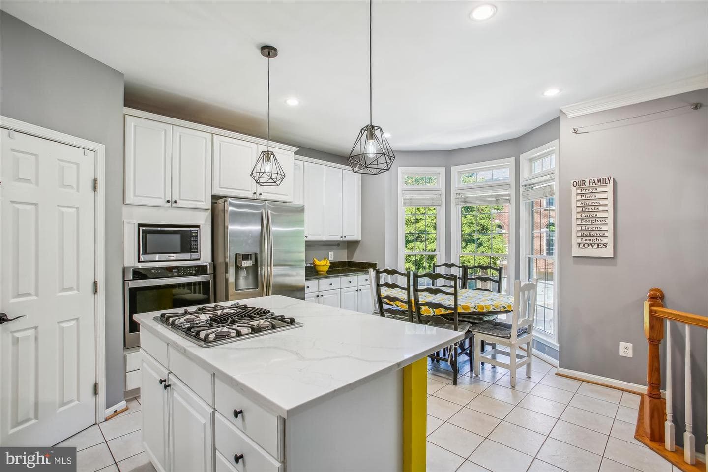 4024 Heatherstone Court photo 9