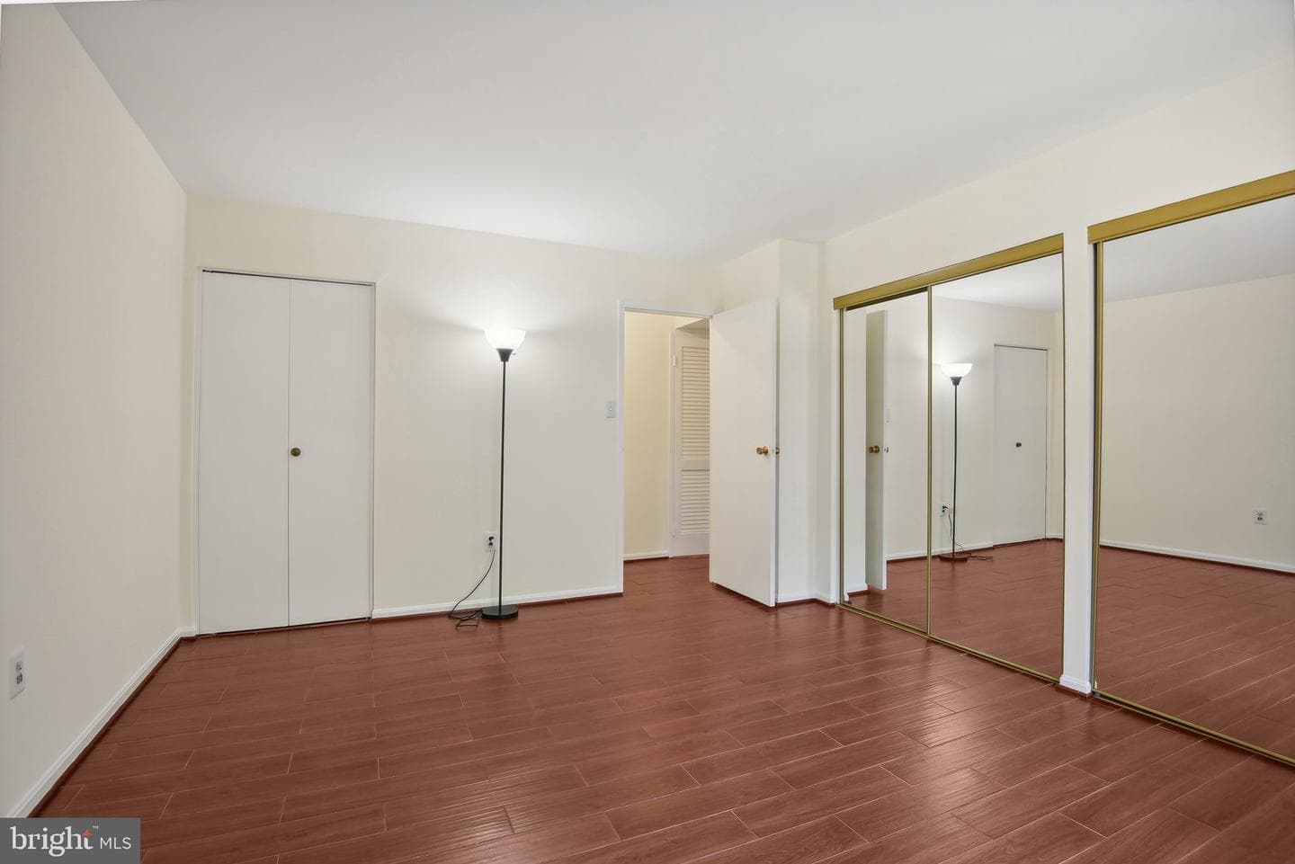 9702 Kingsbridge Drive #103 photo 16
