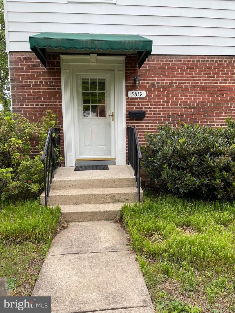 5819 Biscayne Drive photo 8