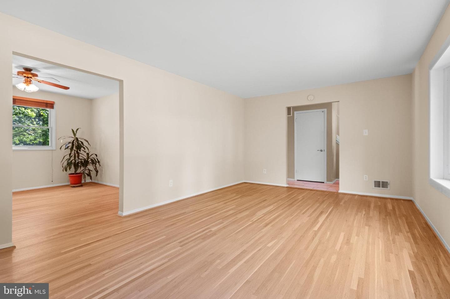 6915 Hadlow Drive photo 6