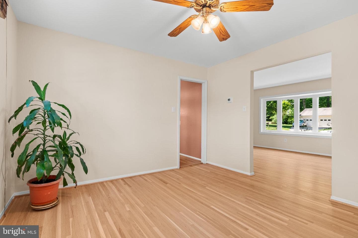 6915 Hadlow Drive photo 8