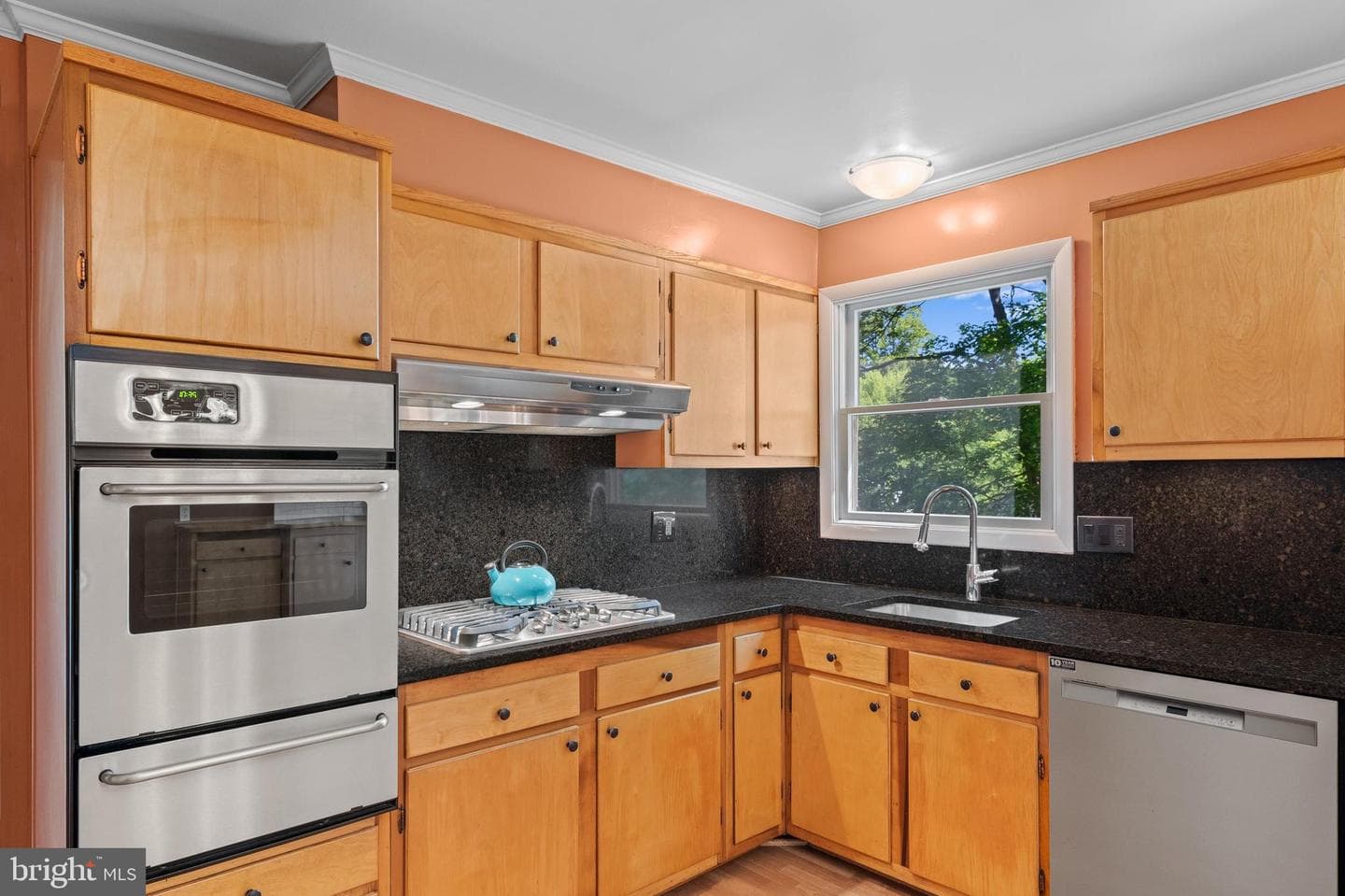 6915 Hadlow Drive photo 9