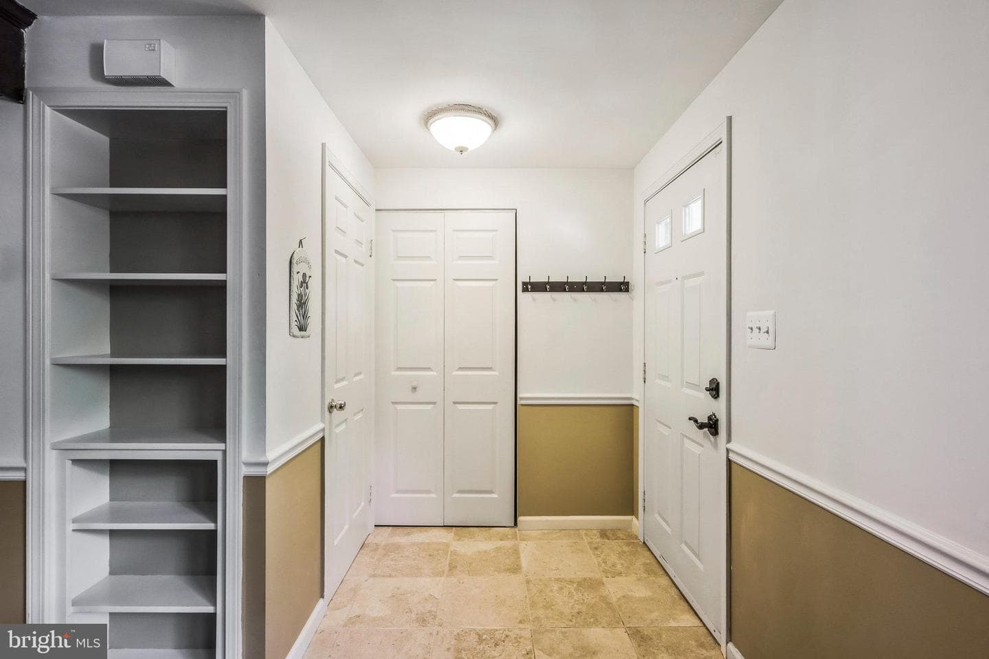9806 Tara Court photo 3