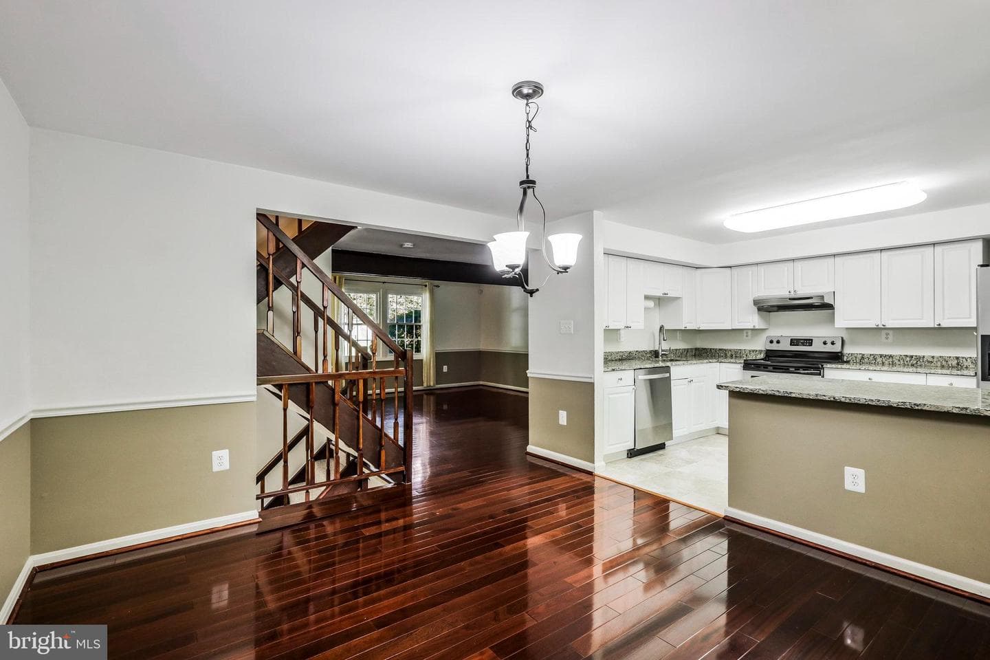 9806 Tara Court photo 9