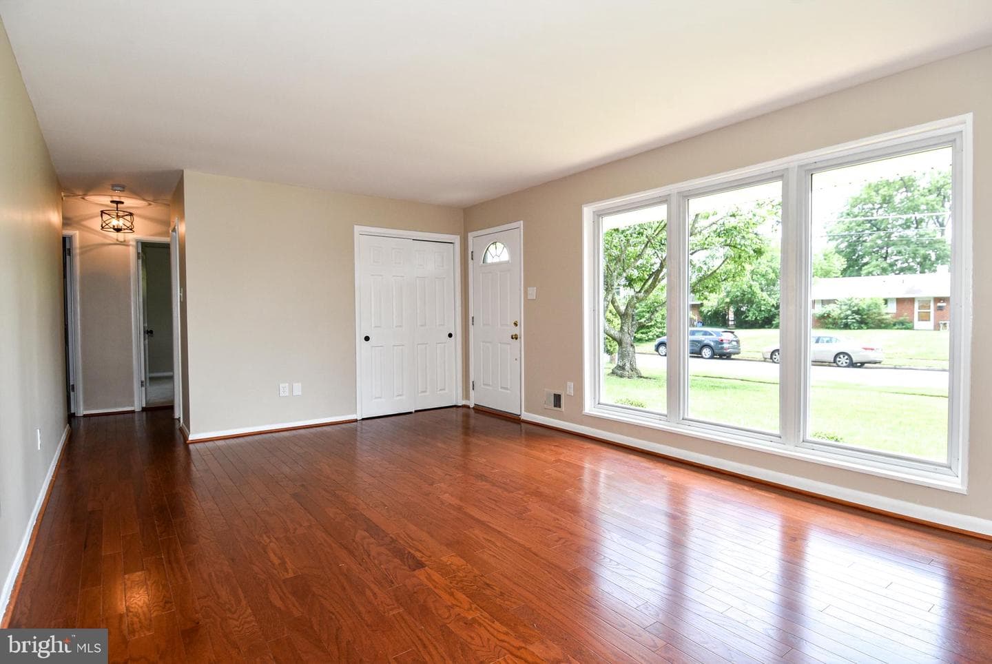 6904 Constance Drive photo 10