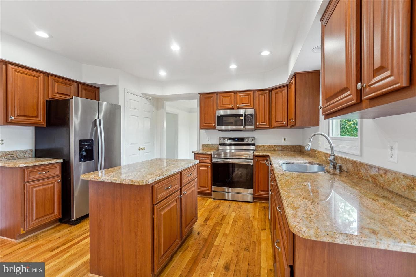 1013 Crestview Drive photo 11