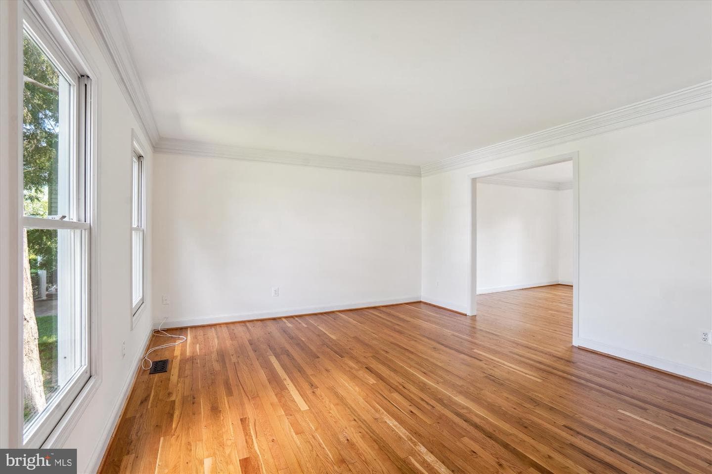 1013 Crestview Drive photo 4