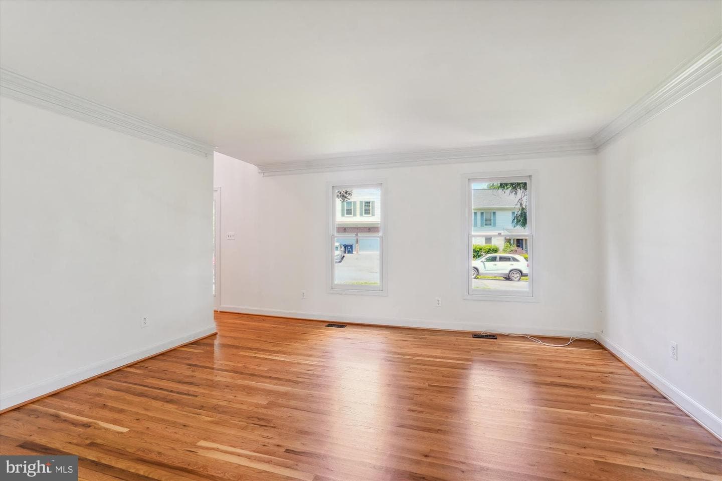 1013 Crestview Drive photo 5