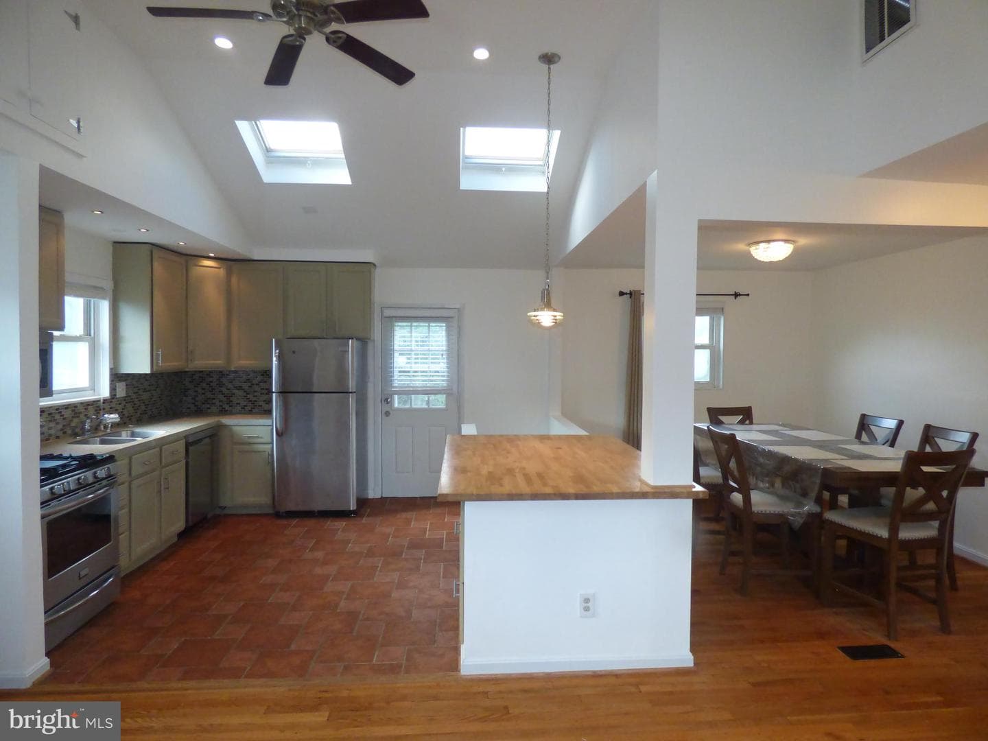 6062 Munson Hill Road photo 3