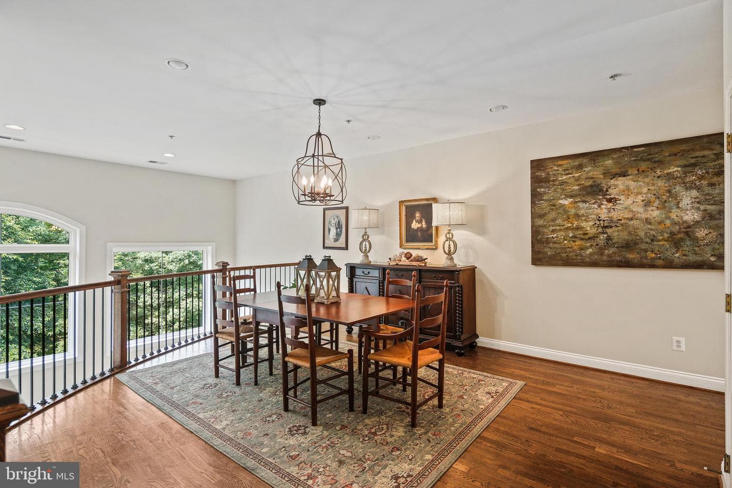 2040 Beacon Heights Drive photo 4
