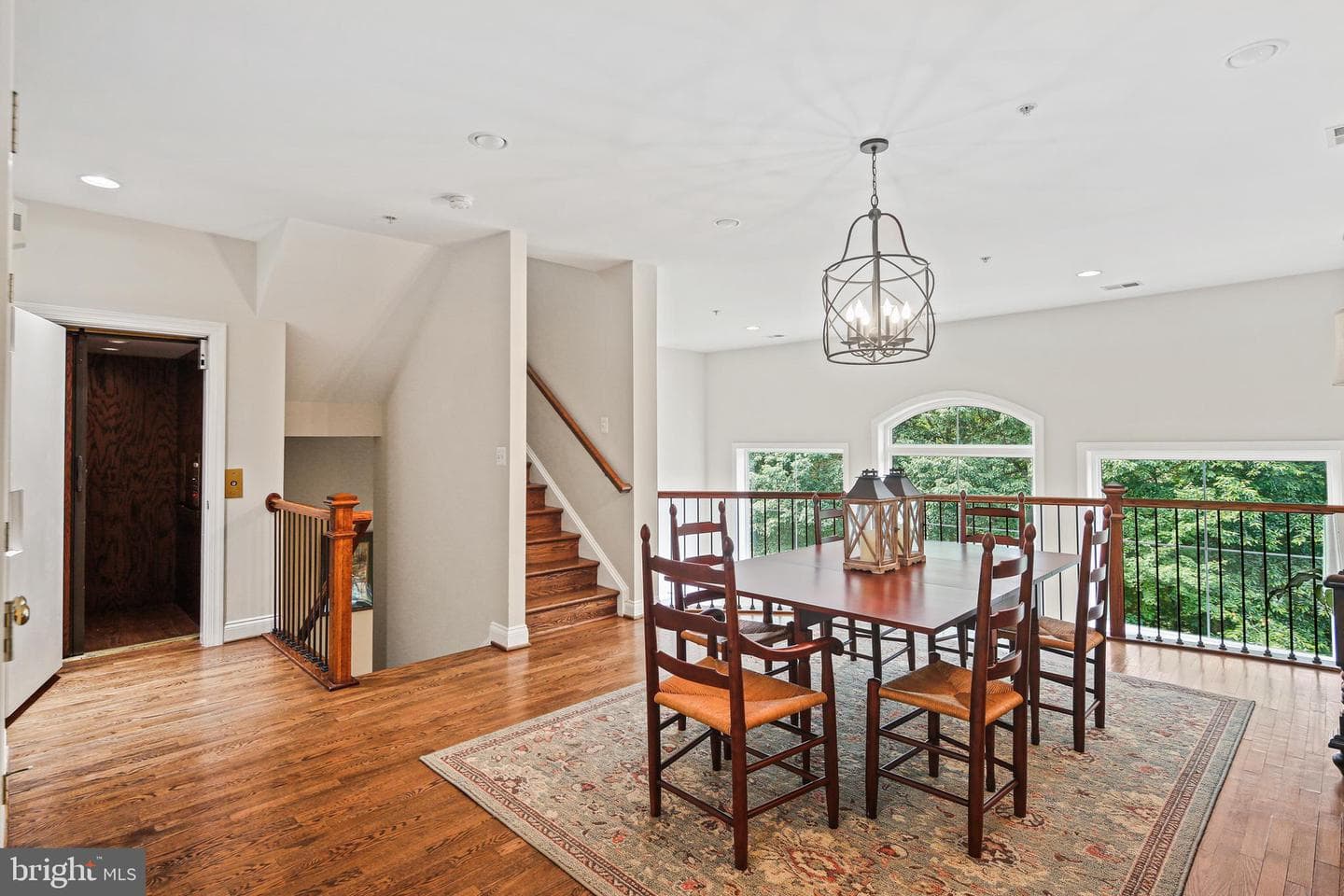2040 Beacon Heights Drive photo 5