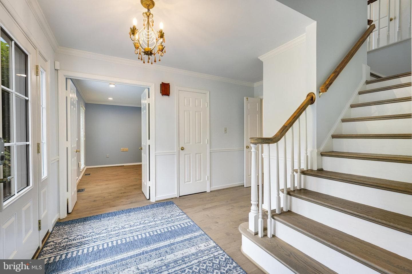 10315 Yellow Pine Drive photo 4