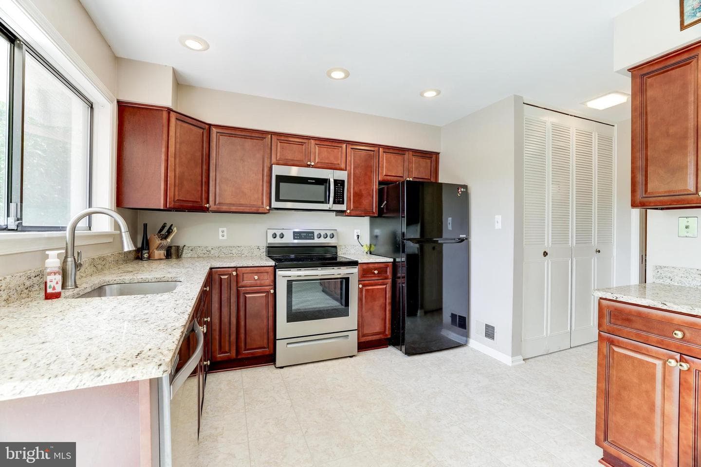 2808 Oakton Manor Court photo 12