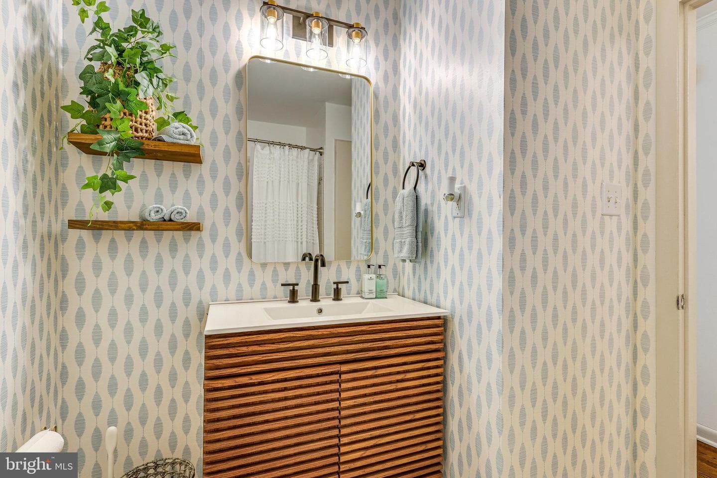 10232 Vale Road photo 27