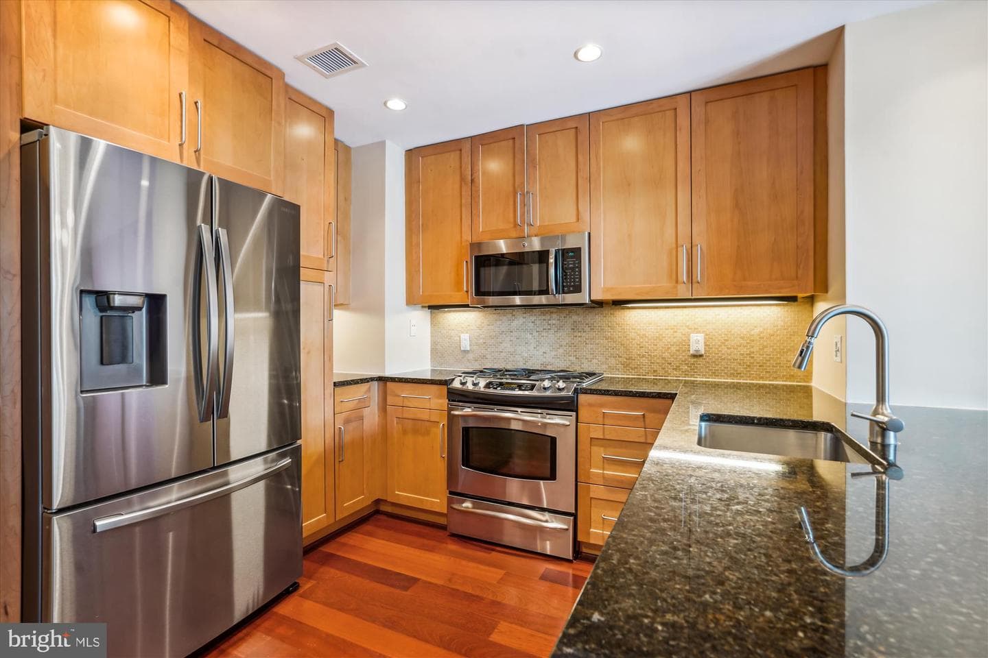 8220 Crestwood Heights Drive #618 photo 4