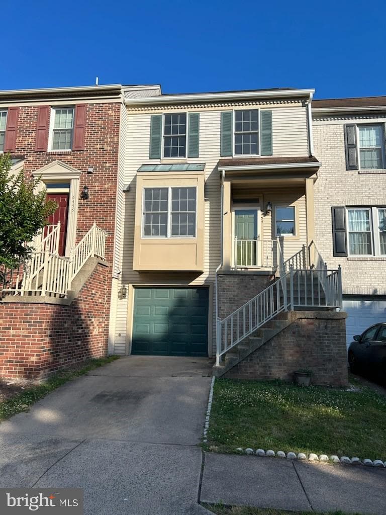 6454 Selby Court photo 2