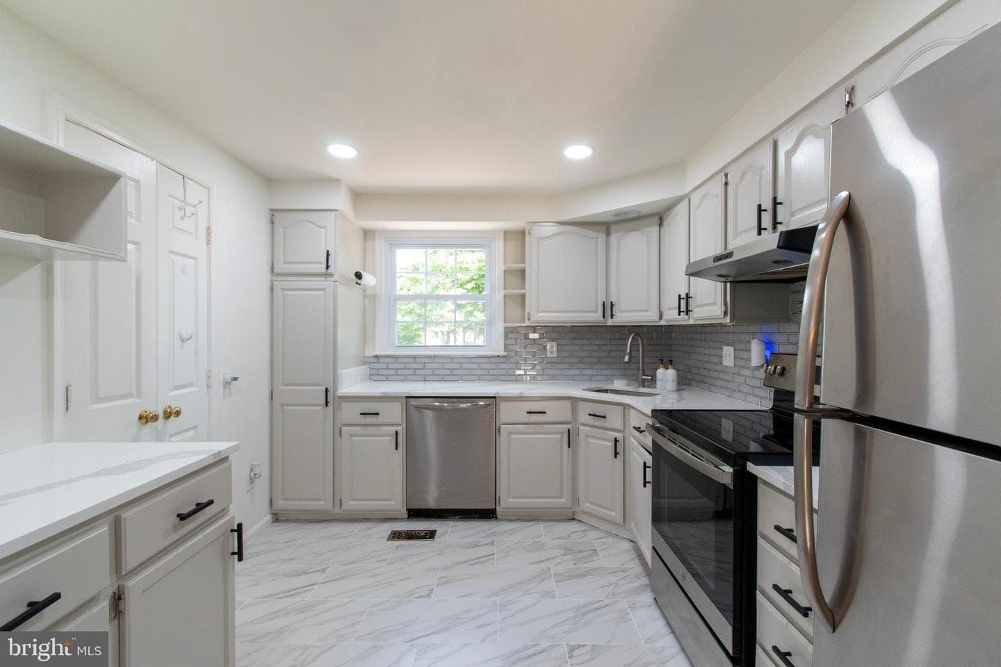 9336 Burke Road photo 13