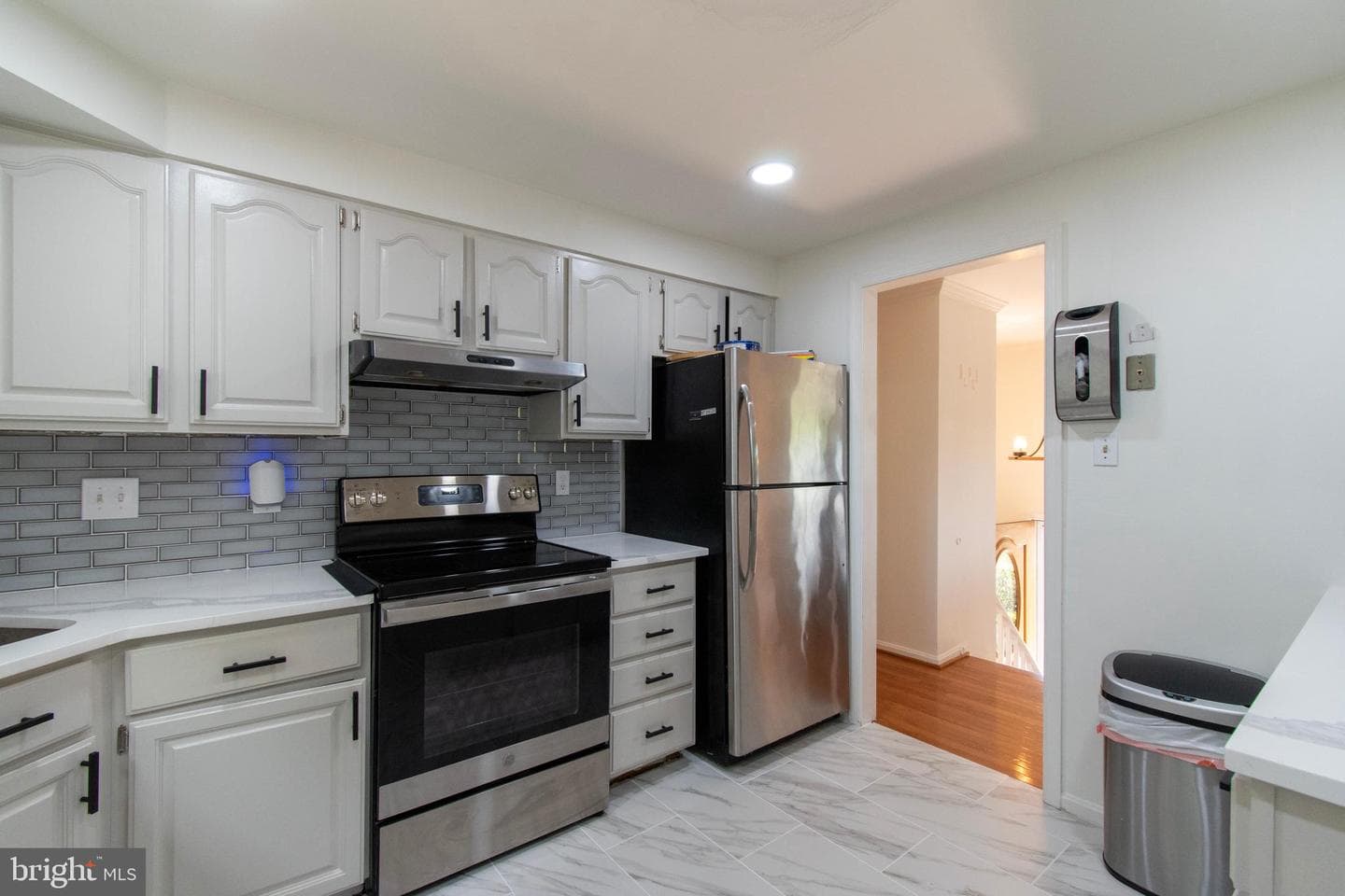 9336 Burke Road photo 15
