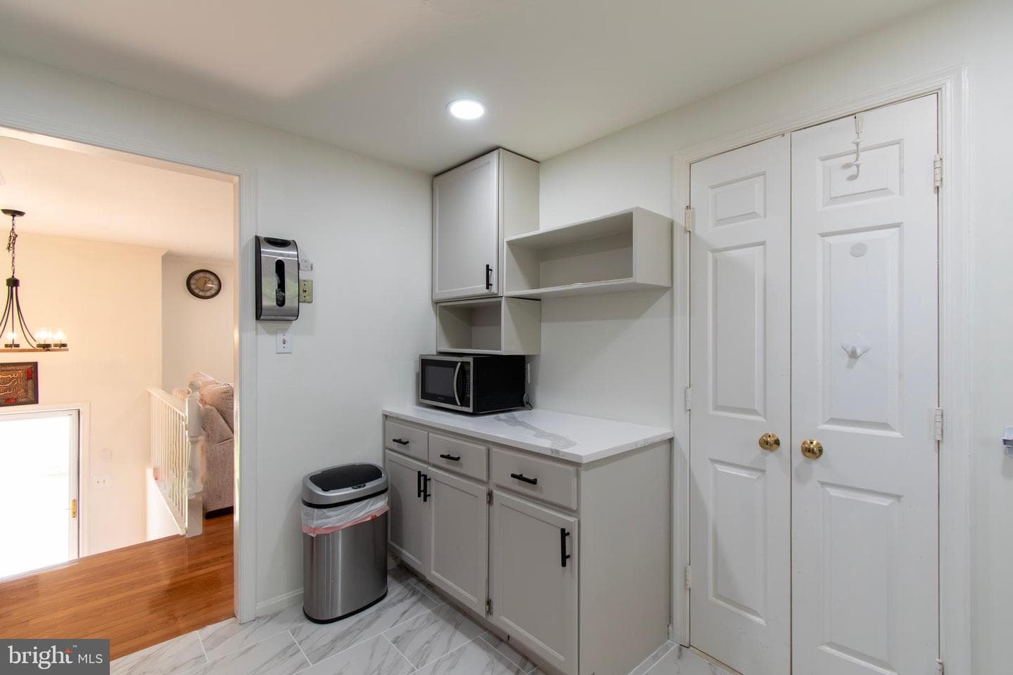 9336 Burke Road photo 16