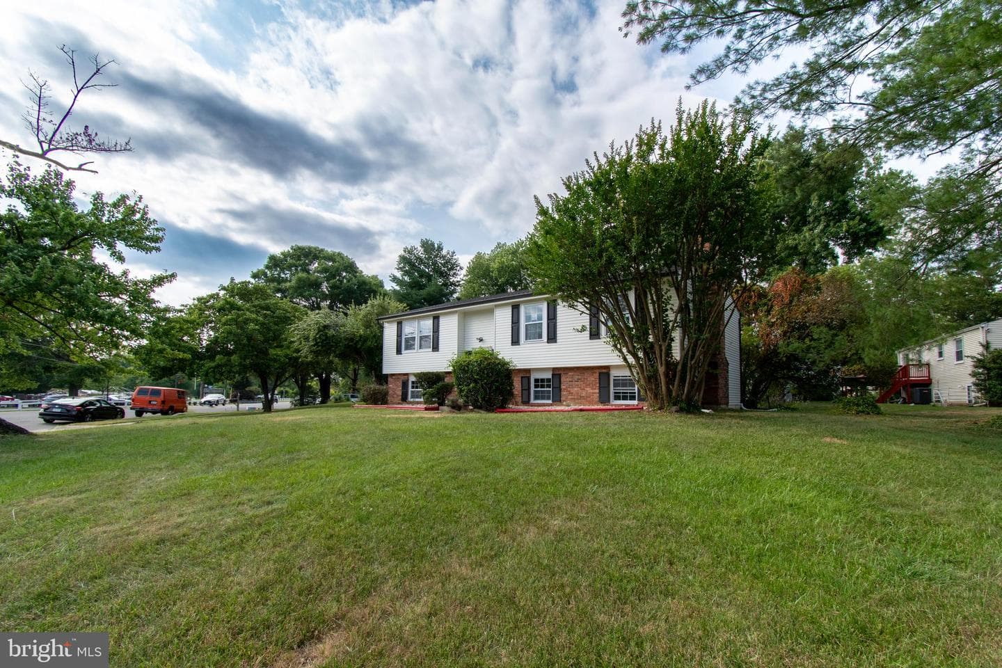 9336 Burke Road photo 2