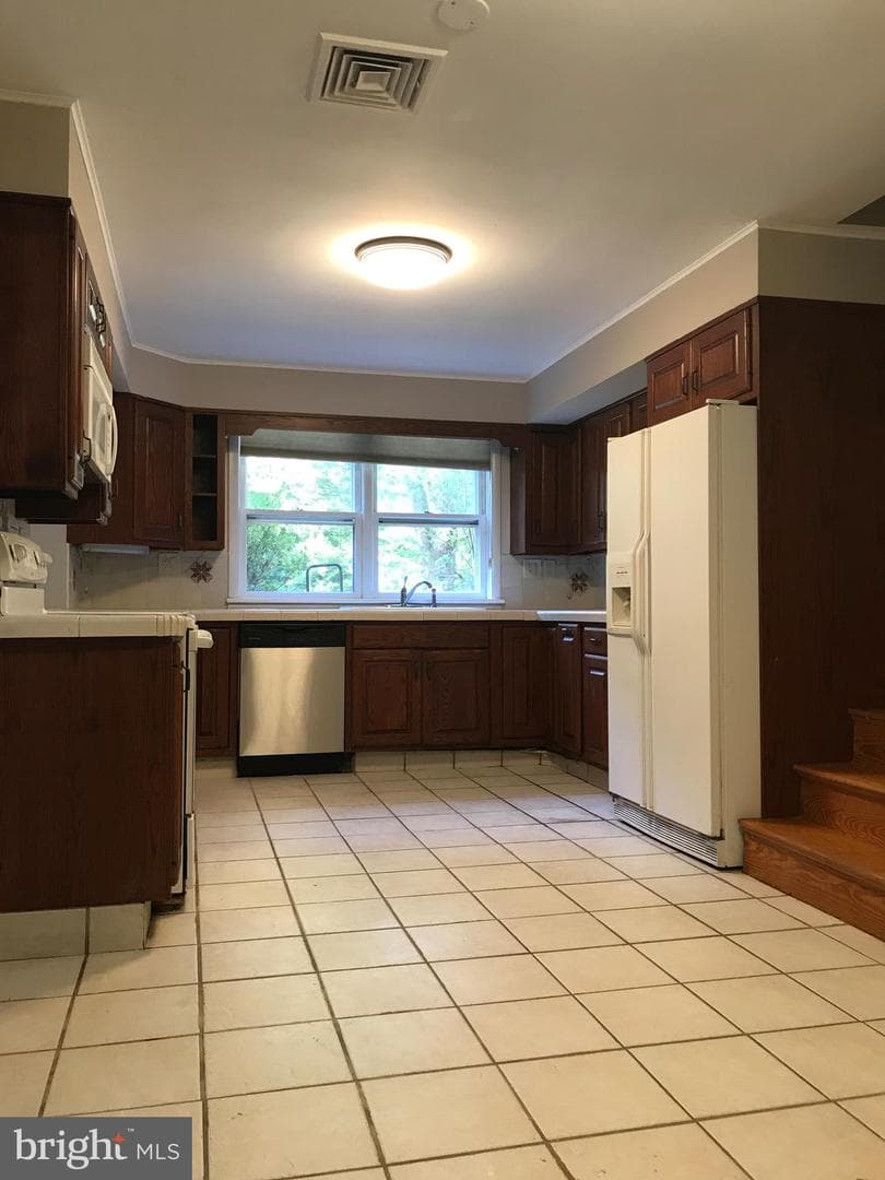 10209 Beach Mill Road photo 25