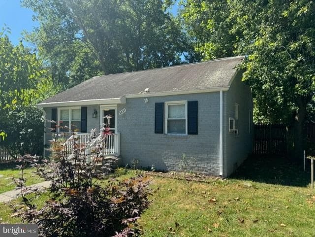 2821 E Lee Avenue photo 11